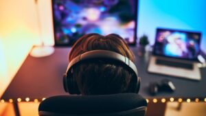 Building a Thriving Gaming Enthusiast Community: Strategies and Insights
