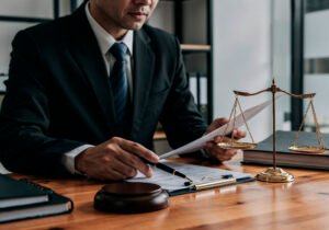 Navigating Business Litigation: Leading Business Lawyers in Chicago